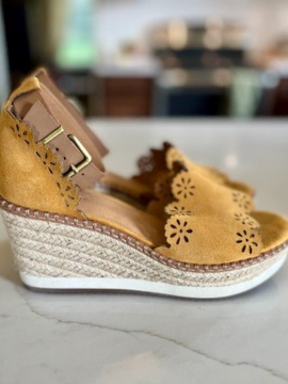 Crown Vintage Afternoon Sun CV- Dunja Suede Women’s Size 7 Wedges
